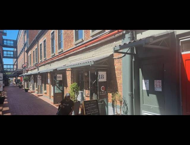 BUSINESS PROPERTY TO RENT IN MOWBRAY